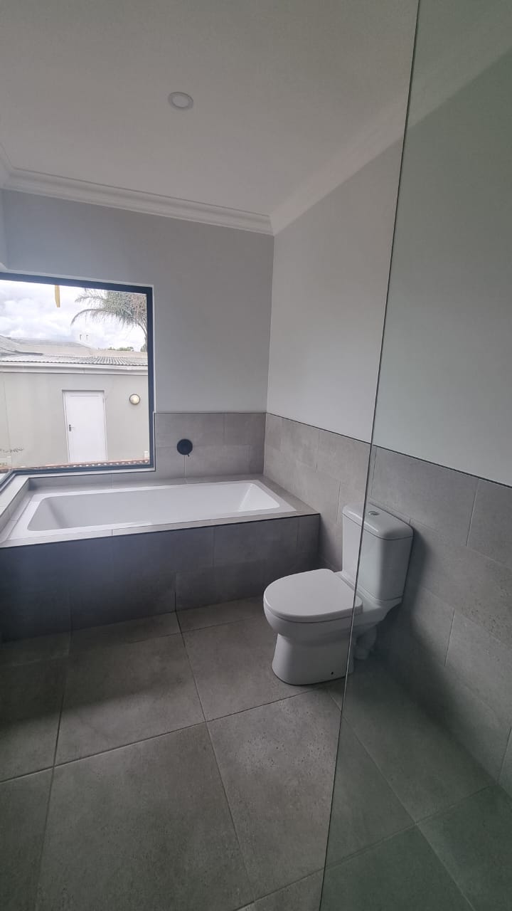 4 Bedroom Property for Sale in Somerset West Western Cape
